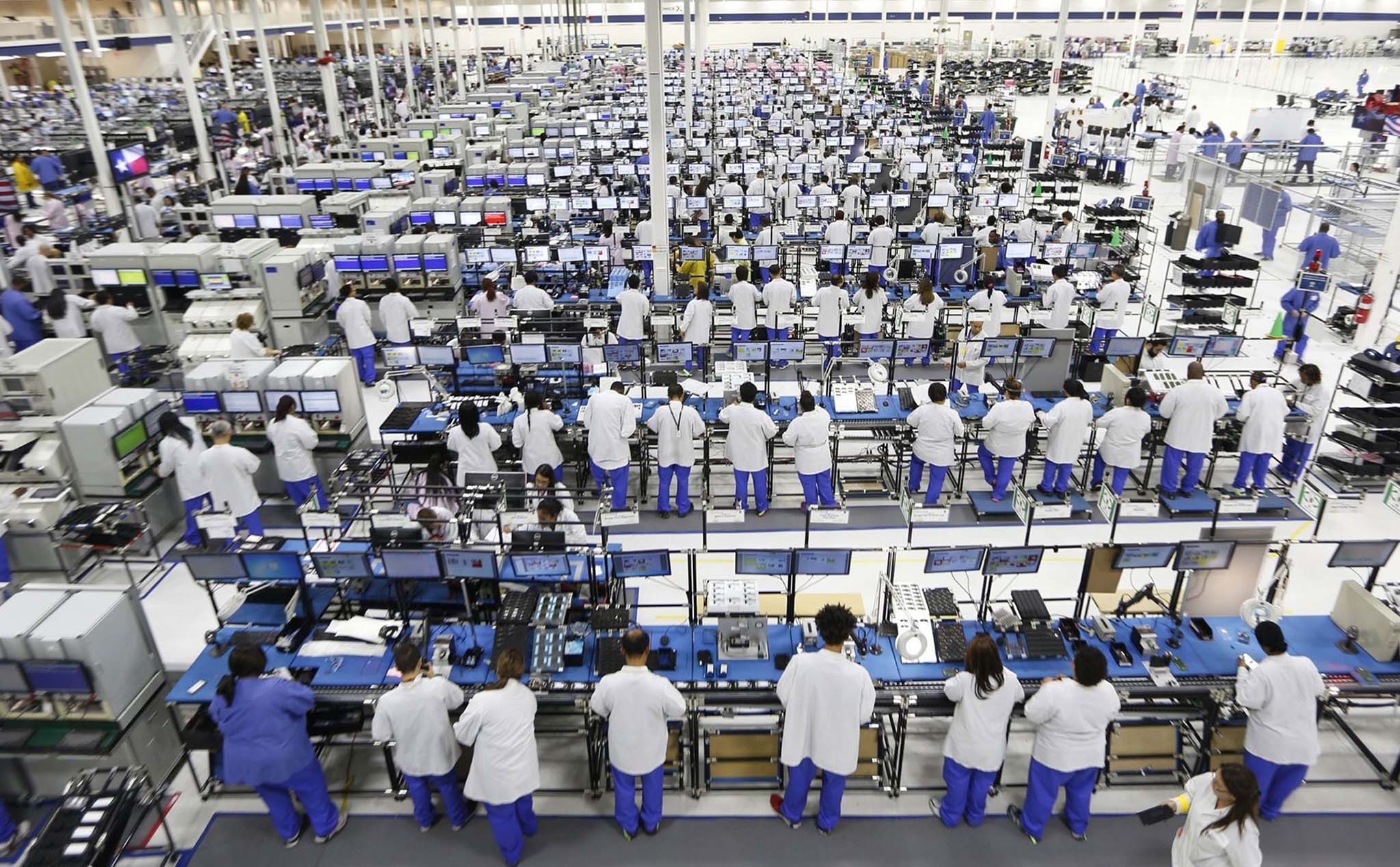 Массовое производство продуктов. Фабрика Фоксконн Китай. Фабрика Foxconn в Китае. Foxconn завод Apple. Foxconn завод Шеньчжене.