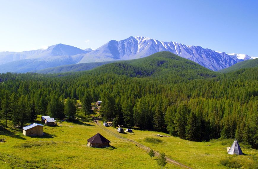 строит Версаль на Алтае